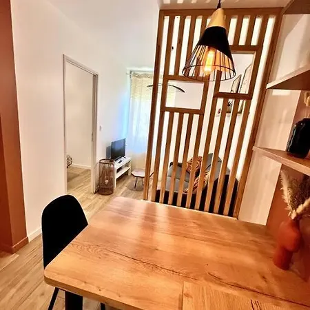 Zola 2pers Tv Apartamento